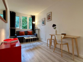 Fully equipped Studio near metro